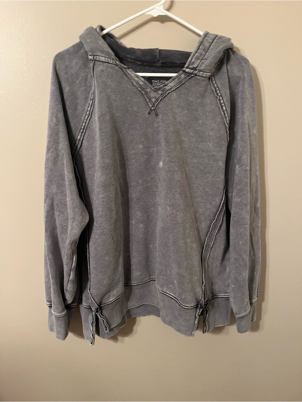 American Eagle sweatshirt